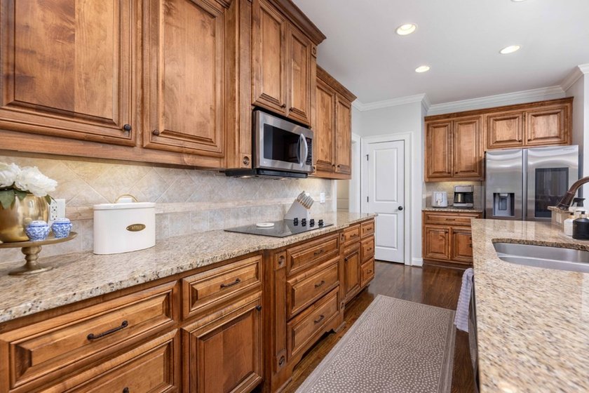 Welcome to your own private sanctuary in the highly desirable - photo 11