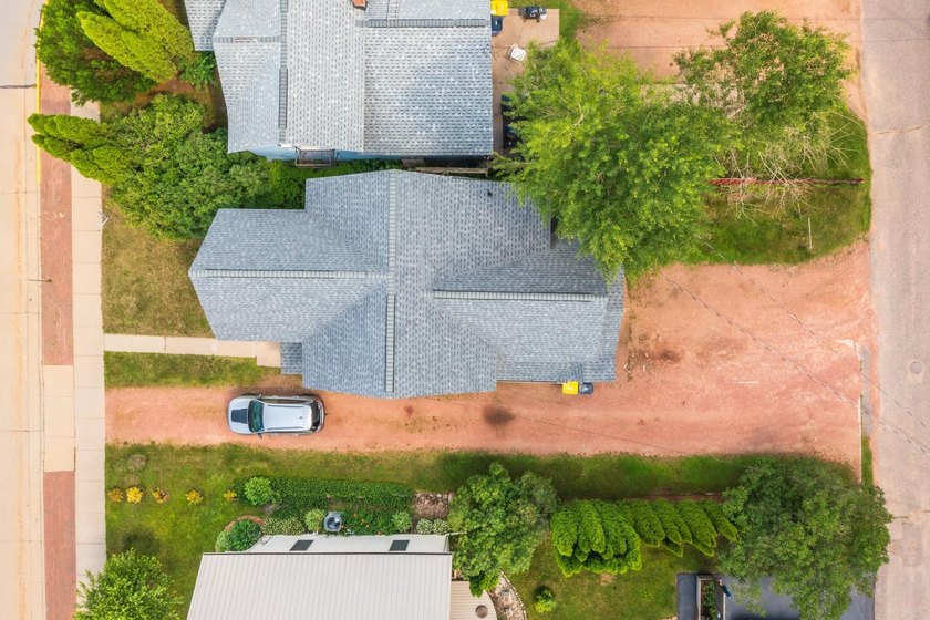 Expand your investment portfolio with this well-maintained - photo 11