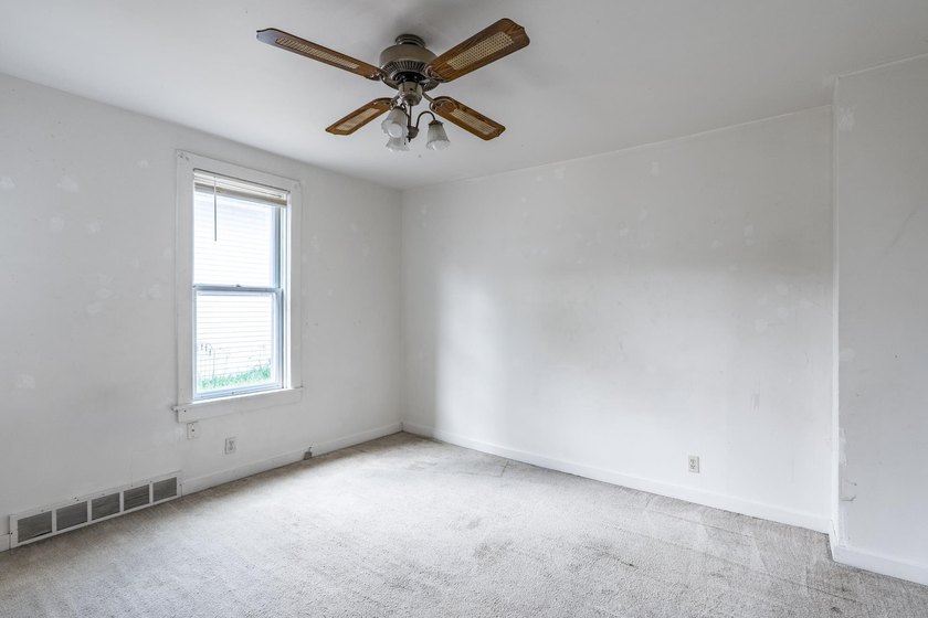 Expand your investment portfolio with this well-maintained - photo 19