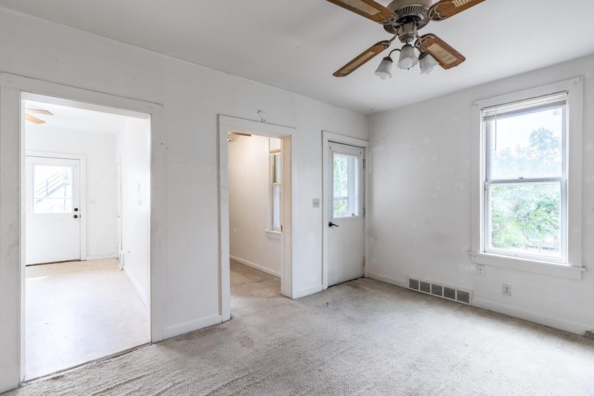 Expand your investment portfolio with this well-maintained - photo 21