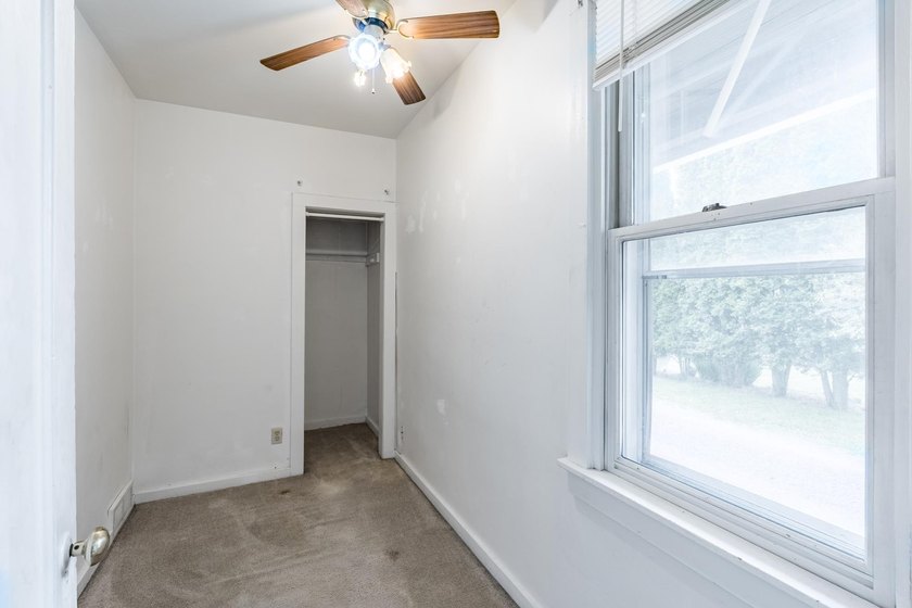 Expand your investment portfolio with this well-maintained - photo 22