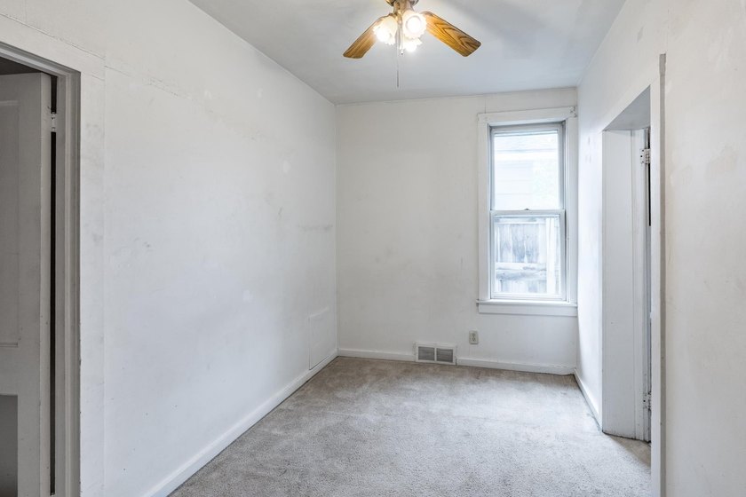 Expand your investment portfolio with this well-maintained - photo 24