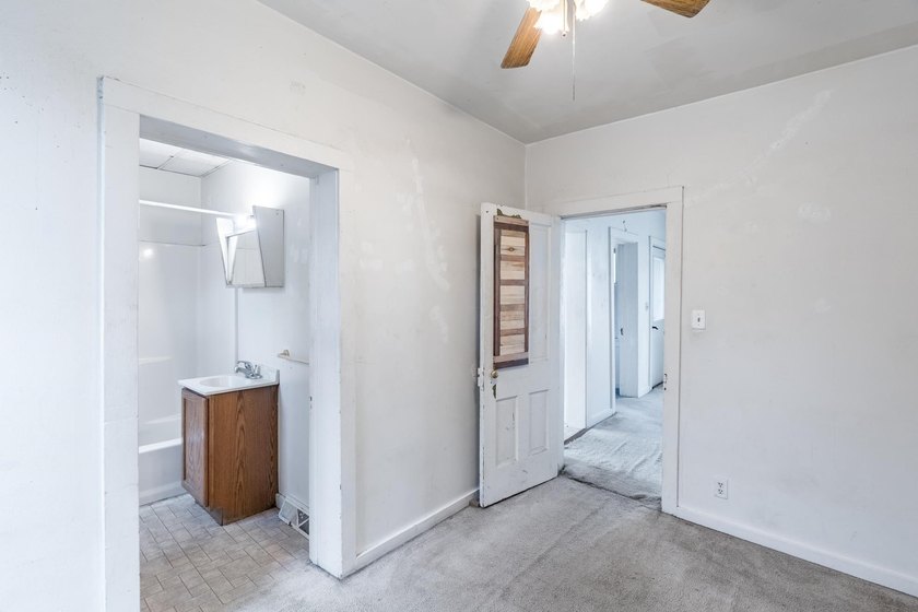Expand your investment portfolio with this well-maintained - photo 25