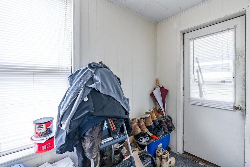 Expand your investment portfolio with this well-maintained - photo 27