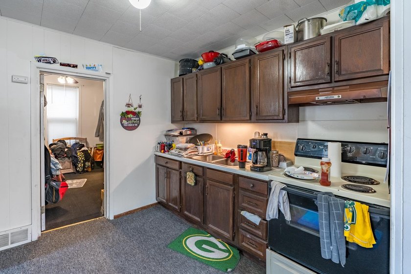 Expand your investment portfolio with this well-maintained - photo 28