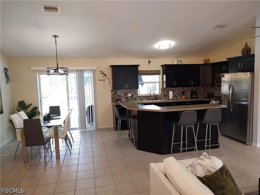 Location! Location! Location! Don't miss this great 3 Bedroom / - photo 8