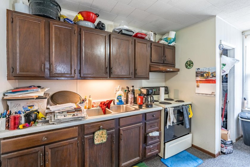 Expand your investment portfolio with this well-maintained - photo 29
