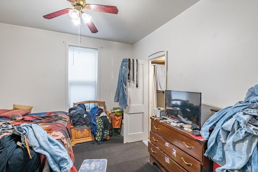 Expand your investment portfolio with this well-maintained - photo 30