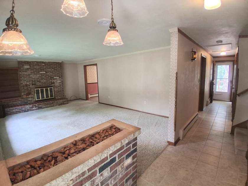 Welcome to 1232 Driftwood Drive-a cherished, one-owner custom - photo 2