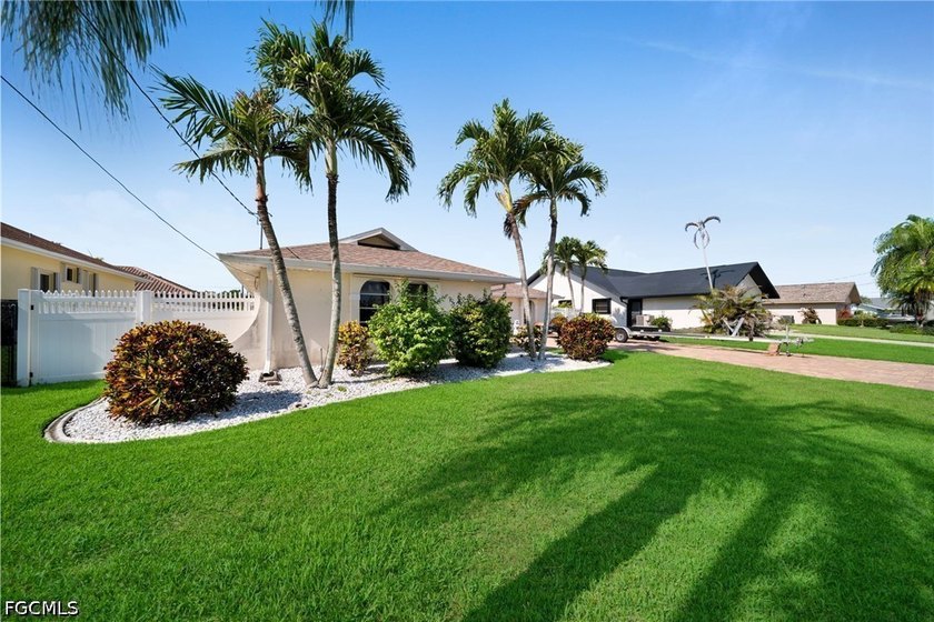 Beautiful property located in a very desirable area. This 3 - photo 3