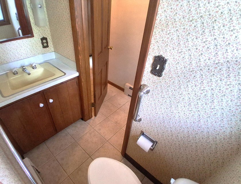 Welcome to 1232 Driftwood Drive-a cherished, one-owner custom - photo 7
