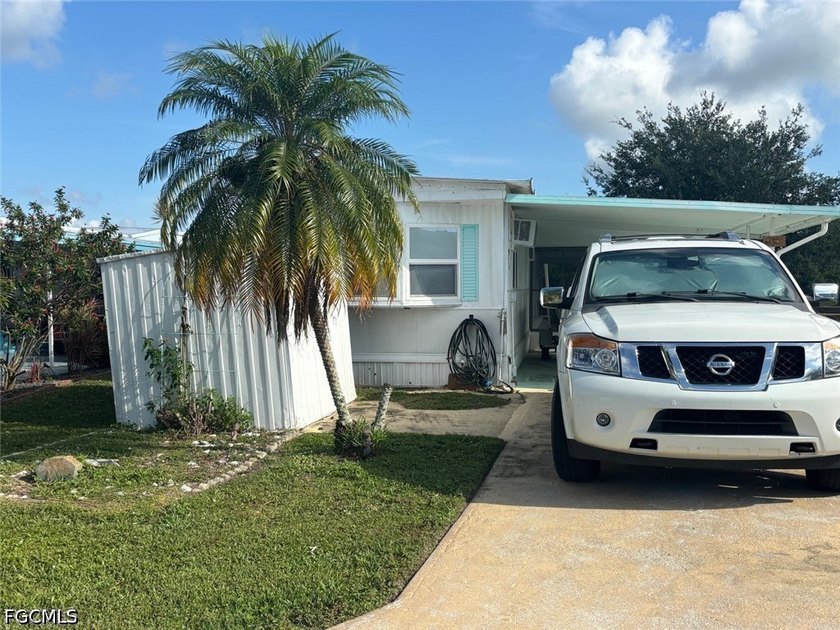 Want to live RIGHT on the water? Look no further. This community - photo 3