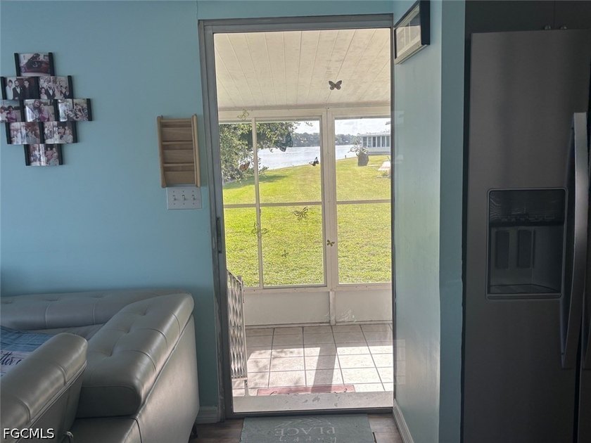Want to live RIGHT on the water? Look no further. This community - photo 4