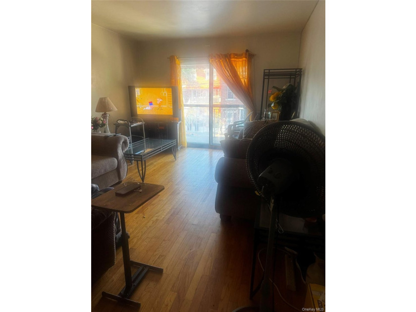 Investor's dream! Wakefield, The Bronx; delivers this amaizing 6 - photo 6