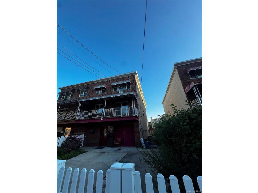 Investor's dream! Wakefield, The Bronx; delivers this amaizing 6 - photo 7