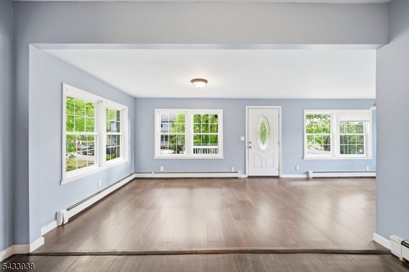 Charming House in Desirable Upper Greenwood Lake Community - photo 8