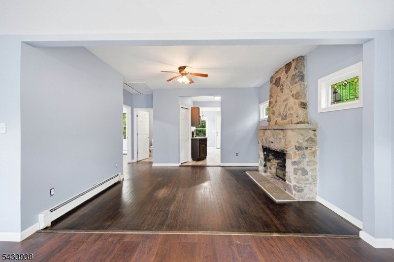 Charming House in Desirable Upper Greenwood Lake Community - photo 10