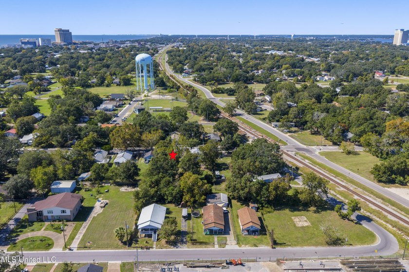 Fantastic opportunity to own a beautifully located 0.24-acre lot - photo 7