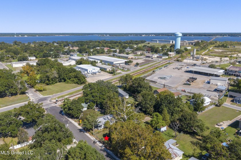 Fantastic opportunity to own a beautifully located 0.24-acre lot - photo 10