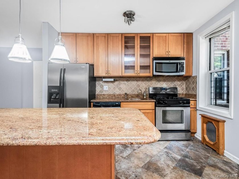 Welcome to 5601 Riverdale Ave #unit 3R. This beautiful move-in - photo 4