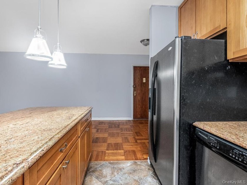 Welcome to 5601 Riverdale Ave #unit 3R. This beautiful move-in - photo 7