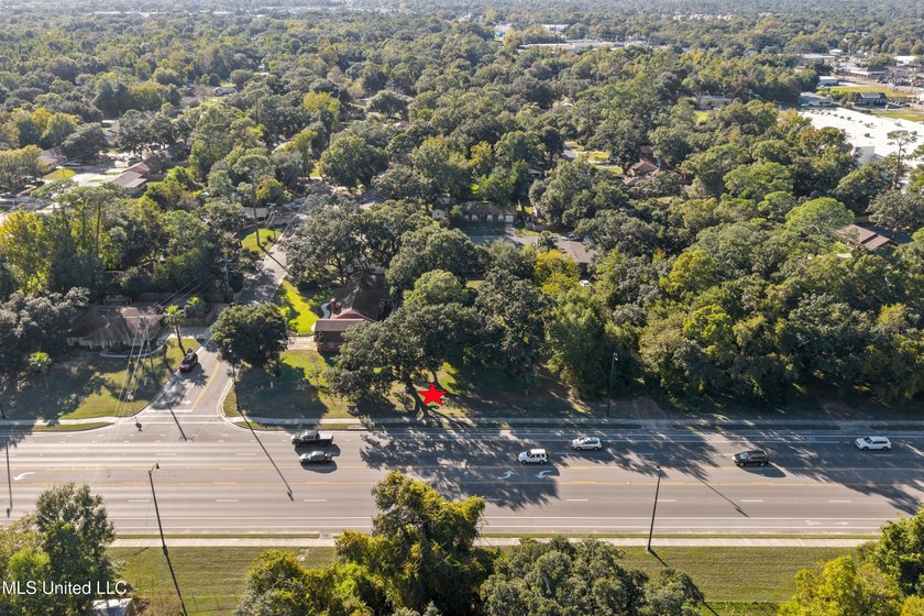 Take advantage of this prime 0.21-acre lot located on bustling - photo 3