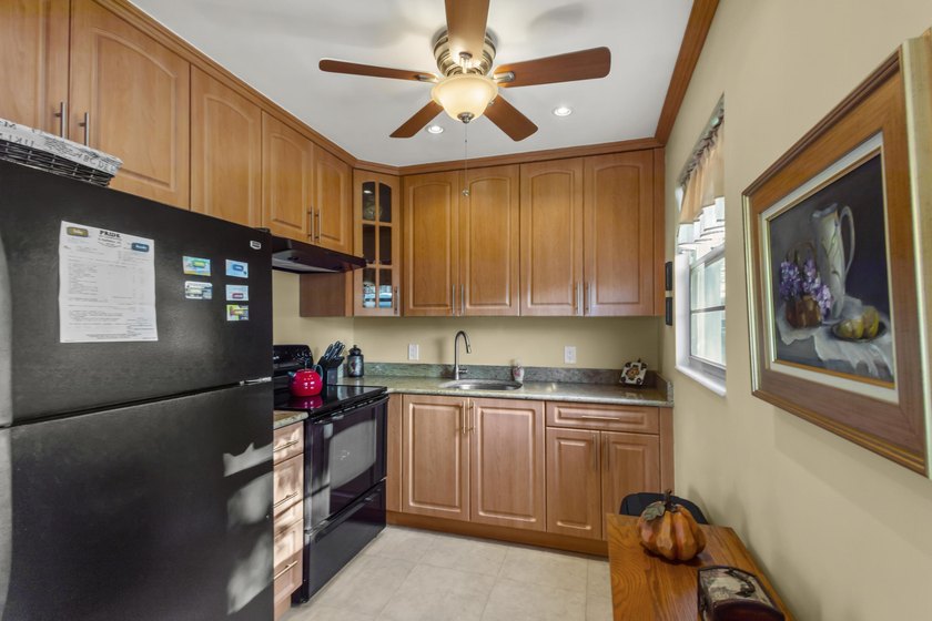 Immaculately kept waterfront condo in the desirable 55+ - photo 3