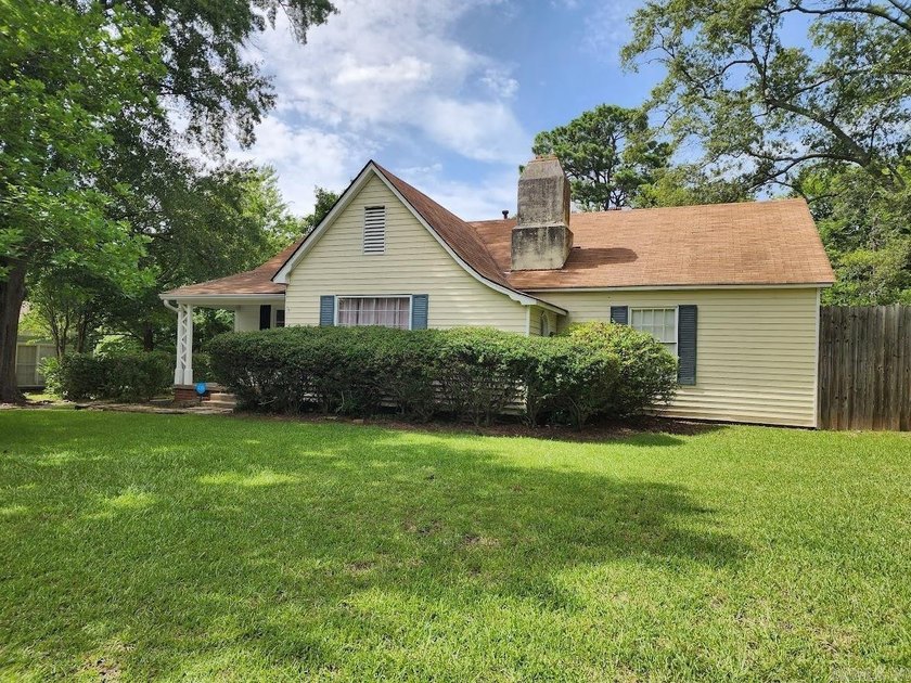Welcome home to this charming 3-bedroom, 1-bath home that blends - photo 4