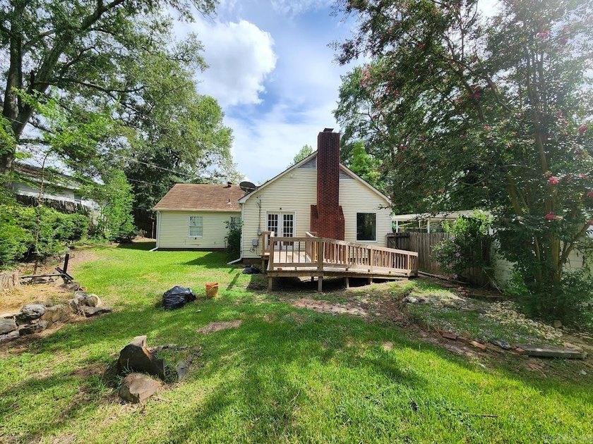 Welcome home to this charming 3-bedroom, 1-bath home that blends - photo 5