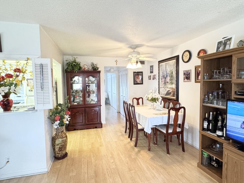 Beautifully Furnished, TURNKEY 1BD/1.5BA Condo on second floor - photo 6
