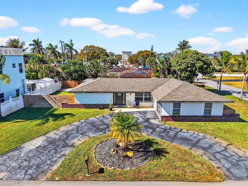 Discover the ultimate coastal lifestyle at 3651 Palm Drive in - photo 54