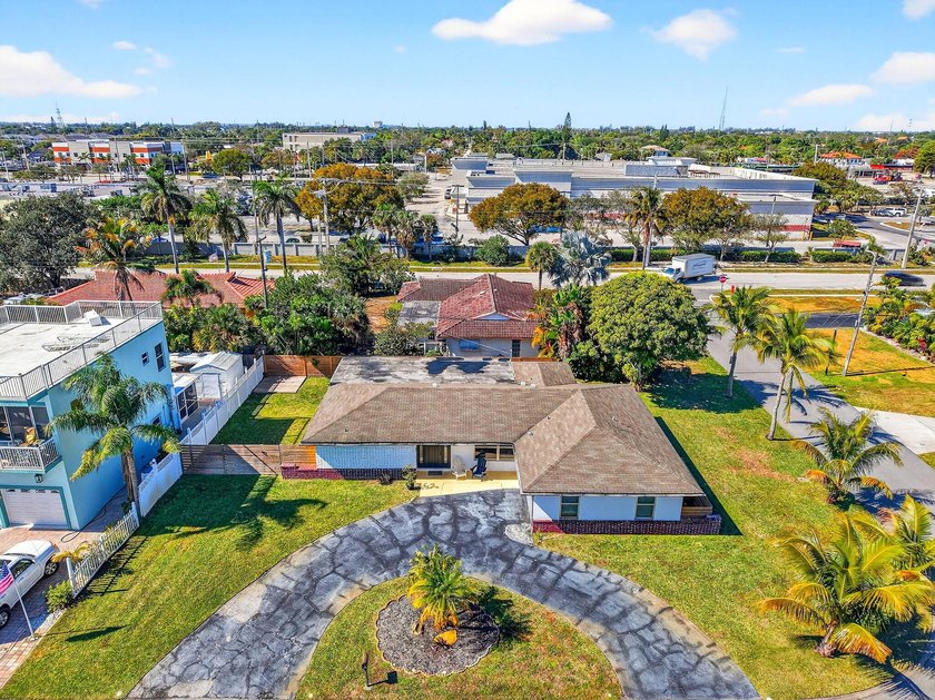 Discover the ultimate coastal lifestyle at 3651 Palm Drive in - photo 55