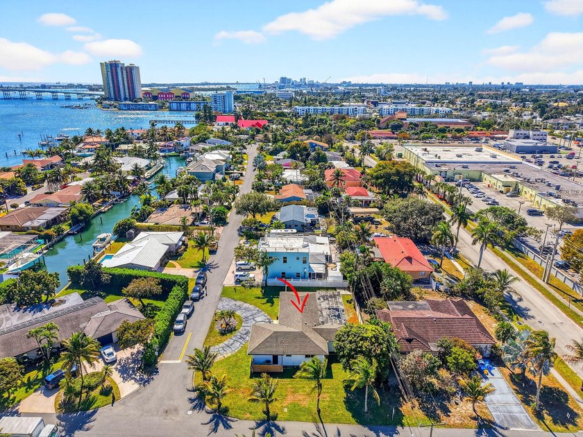 Discover the ultimate coastal lifestyle at 3651 Palm Drive in - photo 59