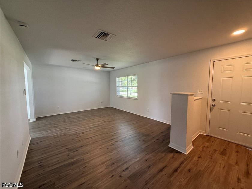 Beautiful 3 bedroom 2 bath CBS home on oversized waterfront lot - photo 3