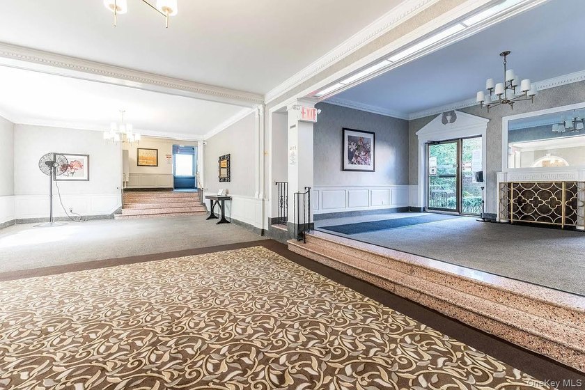 Pet friendly! Doorman! Outdoor garden and sitting area! - photo 3