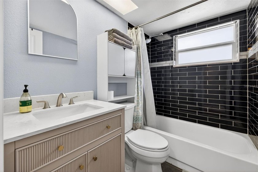 Welcome to 5810 Venetian Blvd NE-a beautifully reimagined - photo 15