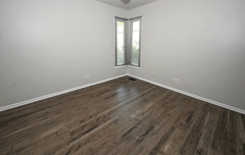 Freshly painted, immaculate 1st floor ranch unit on Fox Run Golf - photo 16