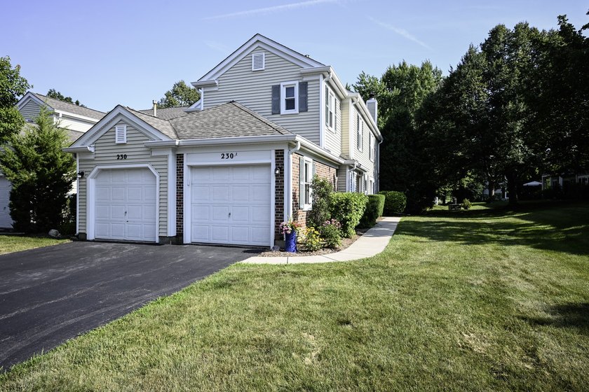 Freshly painted, immaculate 1st floor ranch unit on Fox Run Golf - photo 26
