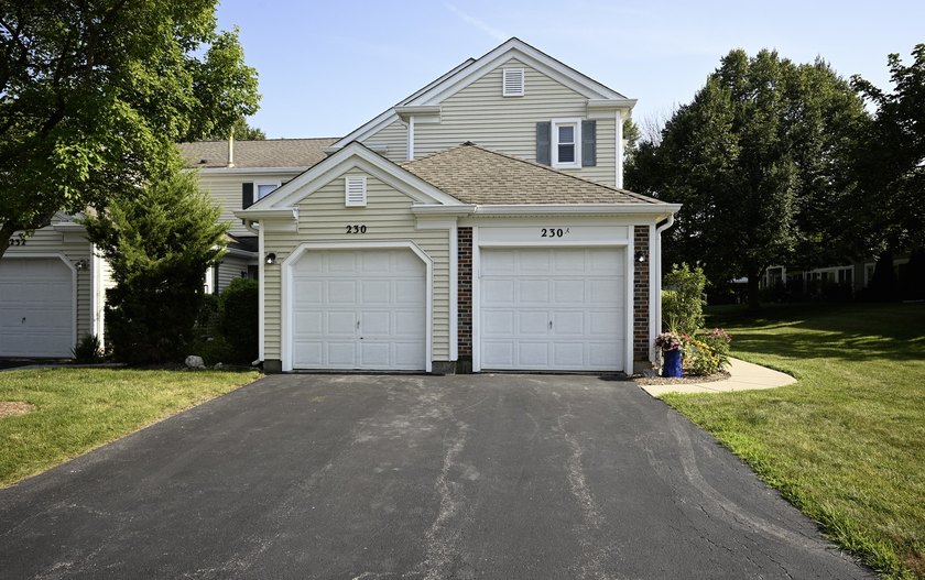 Freshly painted, immaculate 1st floor ranch unit on Fox Run Golf - photo 27