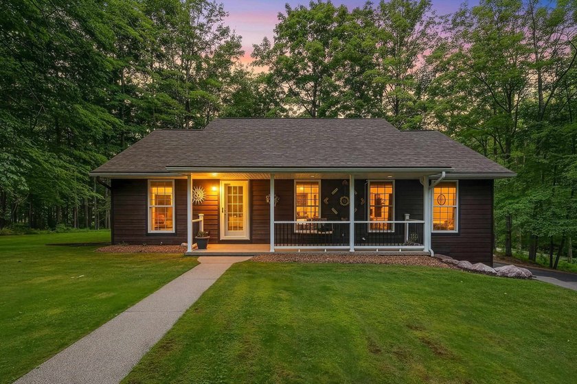 Situated on beautiful McCauslin Brook Golf Course, this well - photo 4