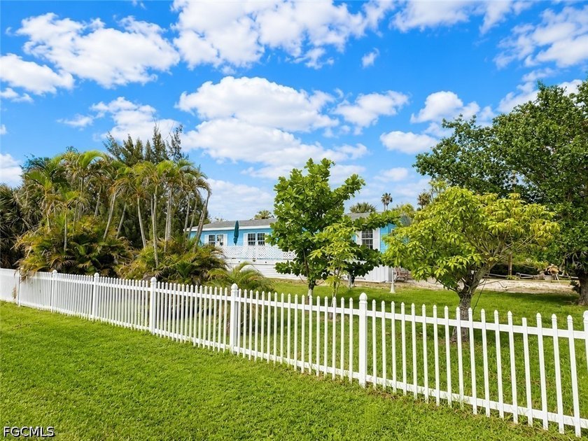 Welcome to your own private retreat, perfectly situated just - photo 4