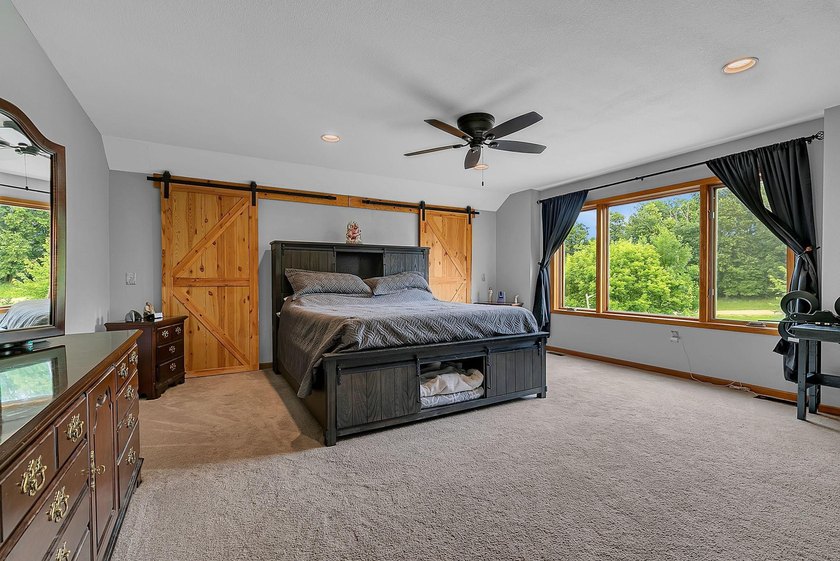 Welcome home to this beautiful 4-bedroom, 3-bathroom residence - photo 17