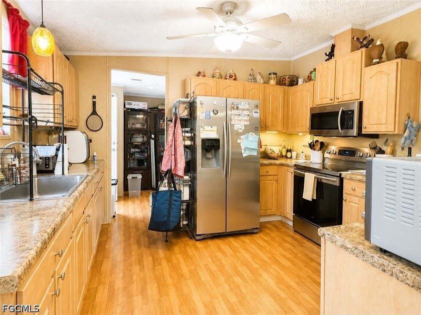 Welcome to your own private retreat, perfectly situated just - photo 8
