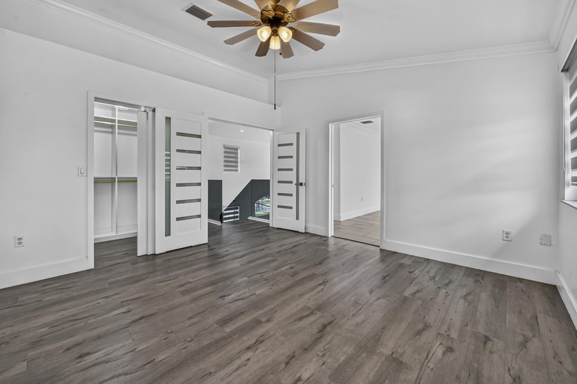 Country Lakes in Miramar, FL. Offering 2,504 square feet of - photo 34