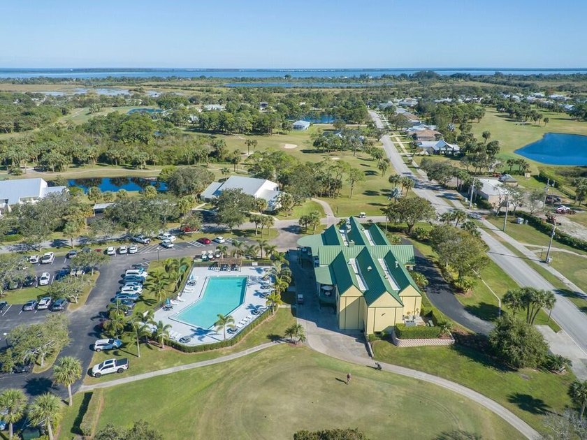 Located on the 5th tee at Gator Trace CC, this beautiful villa - photo 43