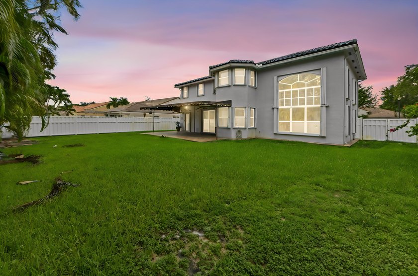 Country Lakes in Miramar, FL. Offering 2,504 square feet of - photo 44
