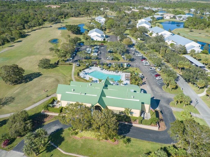 Located on the 5th tee at Gator Trace CC, this beautiful villa - photo 44