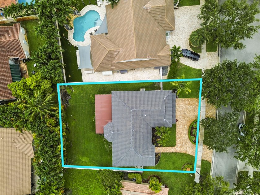 Country Lakes in Miramar, FL. Offering 2,504 square feet of - photo 46