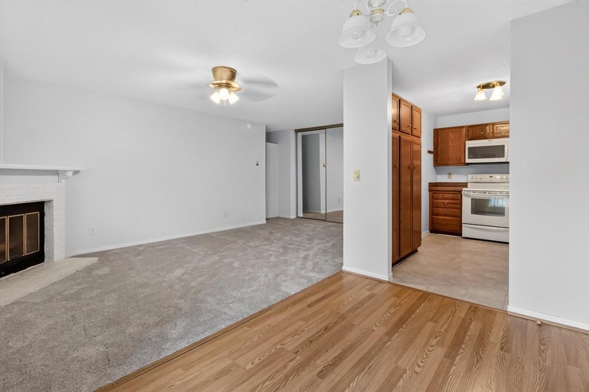 Move-in ready and recently refreshed, this spacious 2-bedroom - photo 9