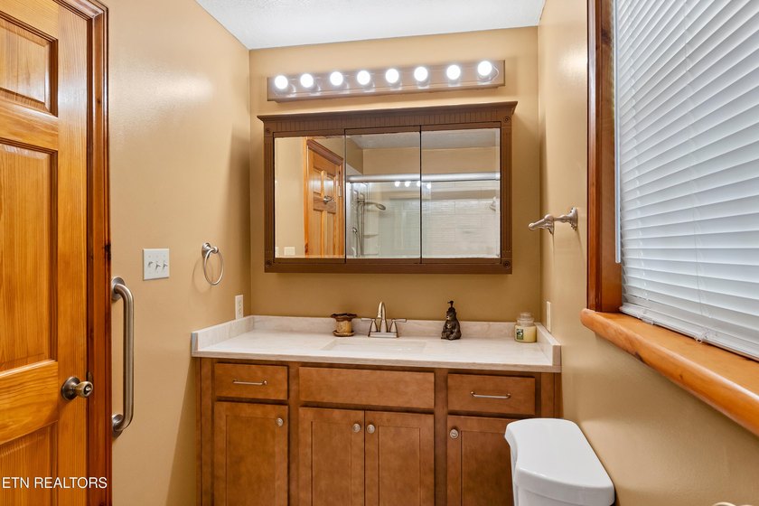 REDUCED $39,100.00! This mountain home has been renovated inside - photo 22